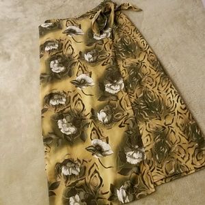 Units long wrap skirt